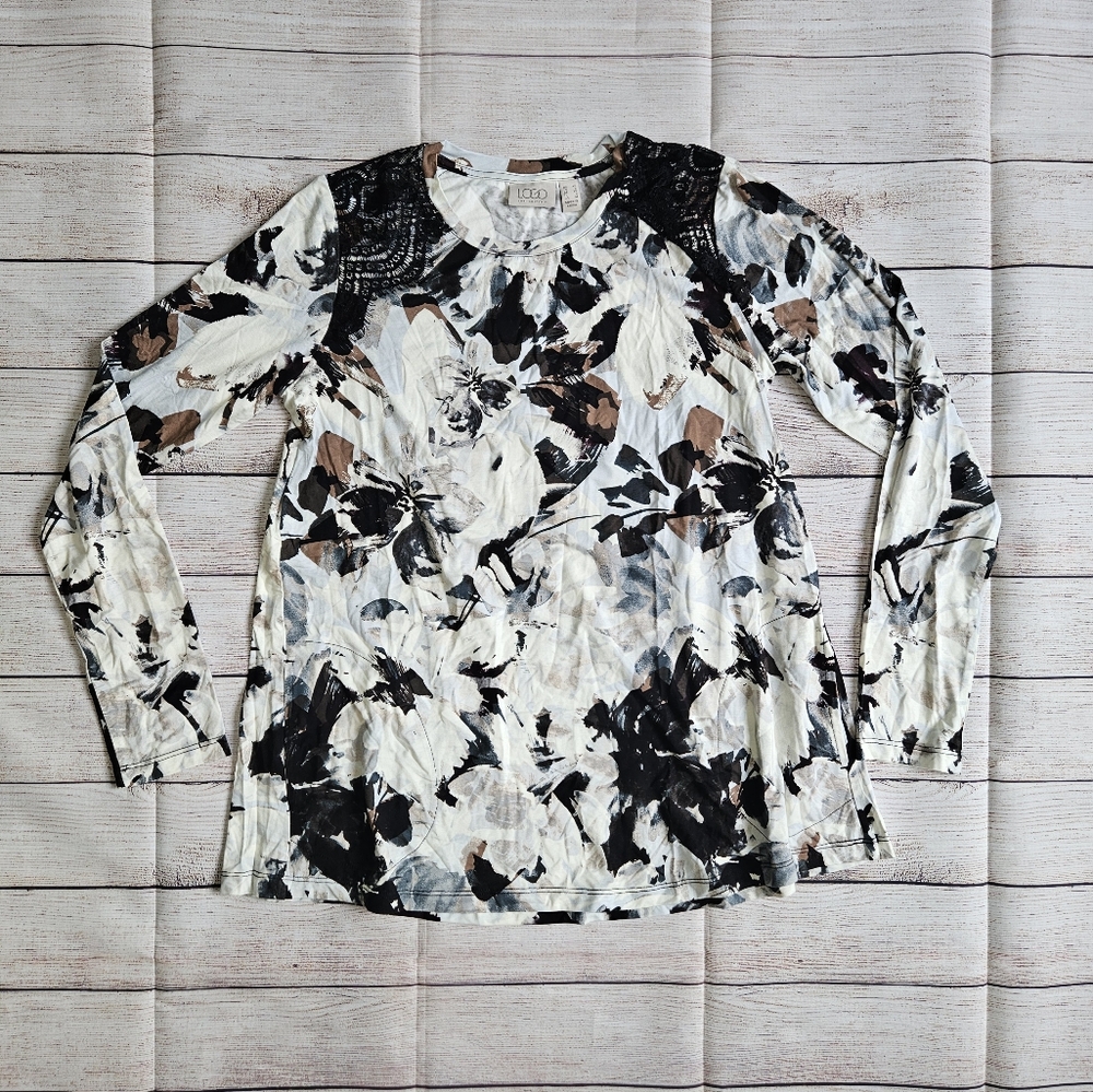 LOGO by Lori Goldstain printed knit top with lace trim shoulders